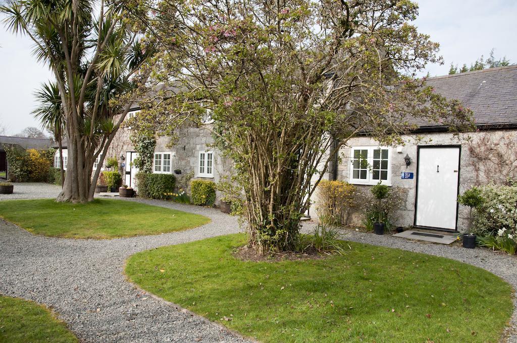 Tros Yr Afon Holiday Cottages And Manor House Beaumaris Oda fotoğraf